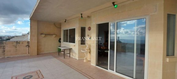 2 bedrooms Penthouse in Nadur, Malta No. 5825 2