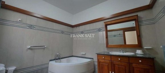 2 bedrooms Penthouse in Nadur, Malta No. 5825 10