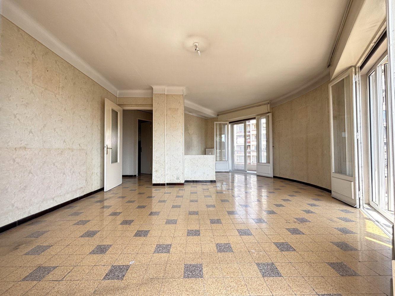 3 Schlafzimmer Wohnung in Toulon, France, Nr. 349683