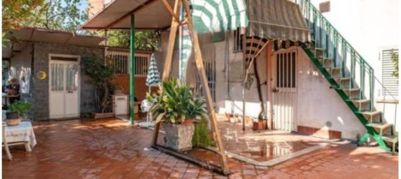 Дом с 4 комнатами в Катания, Италия № 253321 6