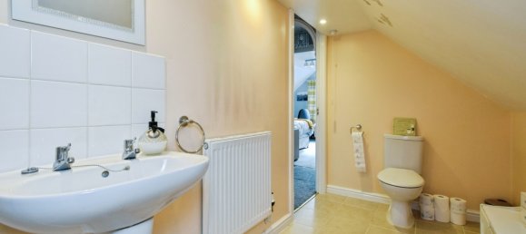  House in Aberdare, United Kingdom No. 1952 11