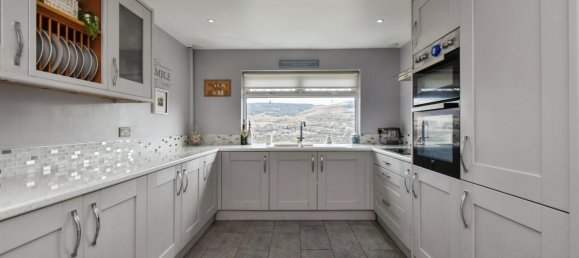  House in Aberdare, United Kingdom No. 1952 5