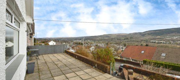  House in Aberdare, United Kingdom No. 1952 13