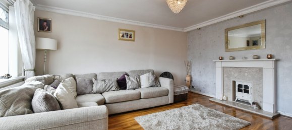  House in Aberdare, United Kingdom No. 1952 2