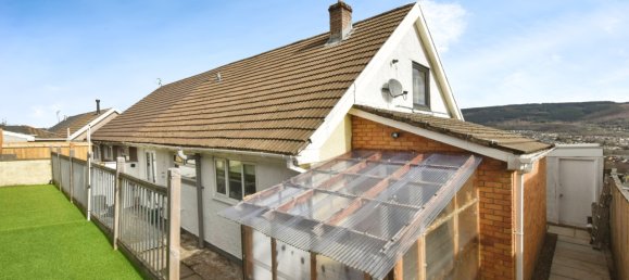  House in Aberdare, United Kingdom No. 1952 15