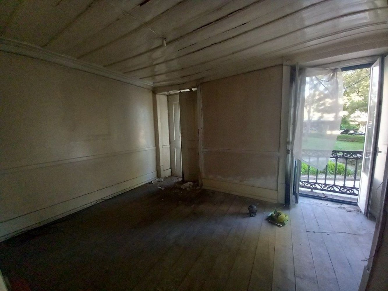 193m² Building in Lisbon, Portugal No. 102652