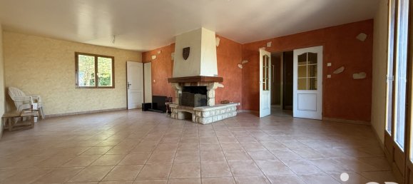 4 bedrooms House in Nailly, France No. 267988 3