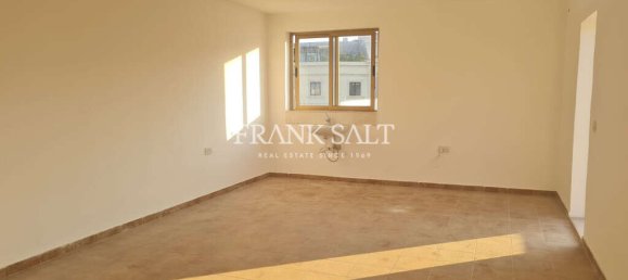 Maisonette de 4 dormitorios en Naxxar, Malta No. 7659 16