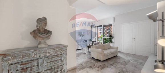 3 bedrooms Apartment in Monza, Italy No. 349812 4