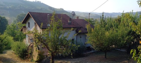 7 bedrooms House in Alba, Italy No. 372215 3