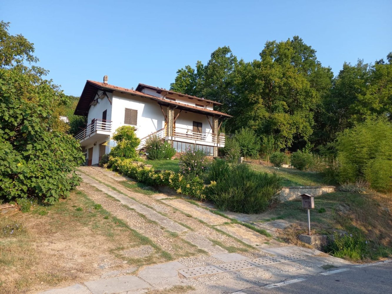 7 bedrooms House in Alba, Italy No. 372215