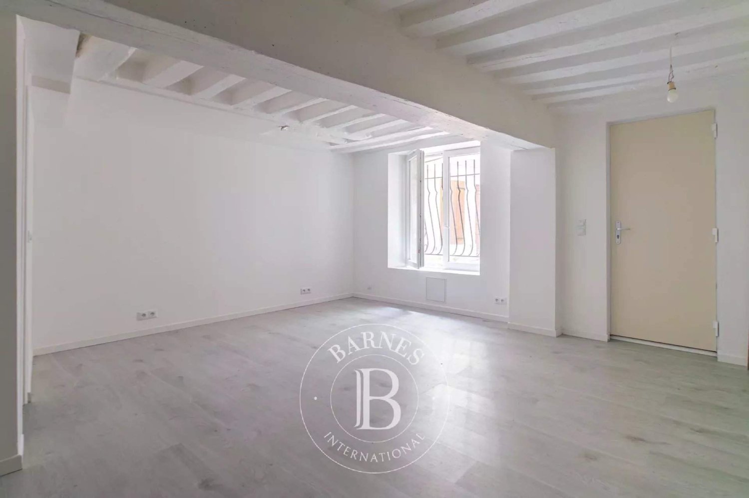 Studio in Paris, France No. 149576