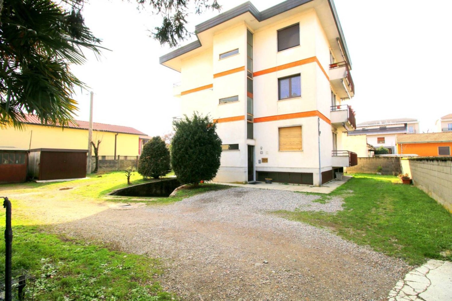 2 bedrooms Apartment in Caronno Pertusella, Italy No. 322213
