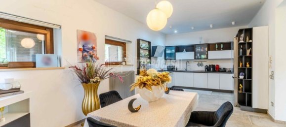 5 rooms Apartment in Morrovalle, Italy No. 61922 25