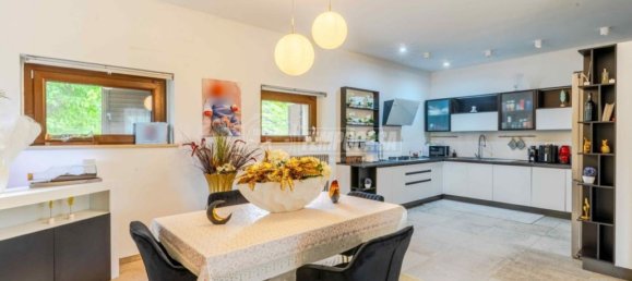 5 rooms Apartment in Morrovalle, Italy No. 61922 29