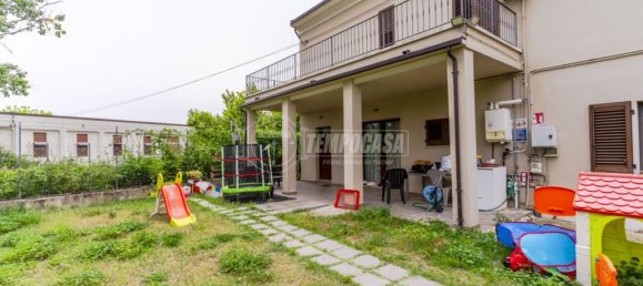 5 rooms Apartment in Morrovalle, Italy No. 61922 24