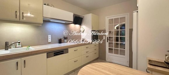 5 bedrooms Villa in Pierrevert, France No. 191115 6