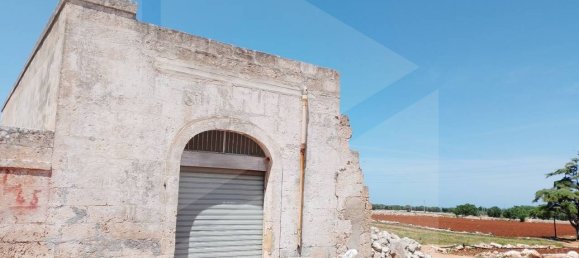 1-salle Entrepôt à Monopoli, Italy No. 32409 5