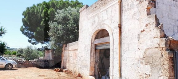 1-salle Entrepôt à Monopoli, Italy No. 32409 3