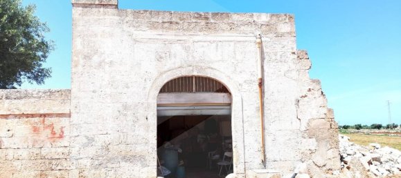 1-salle Entrepôt à Monopoli, Italy No. 32409 4