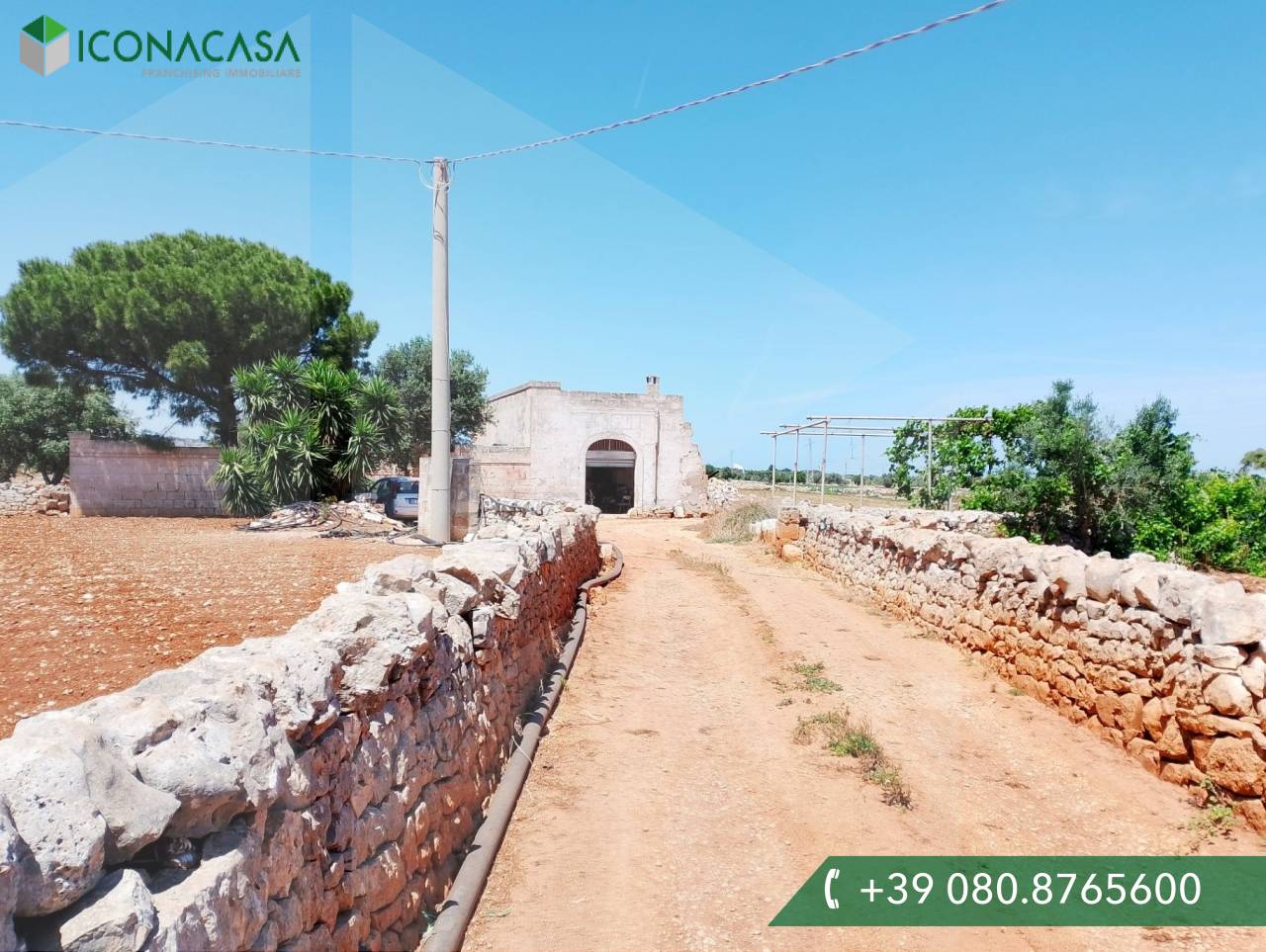 1-salle Entrepôt à Monopoli, Italy No. 32409