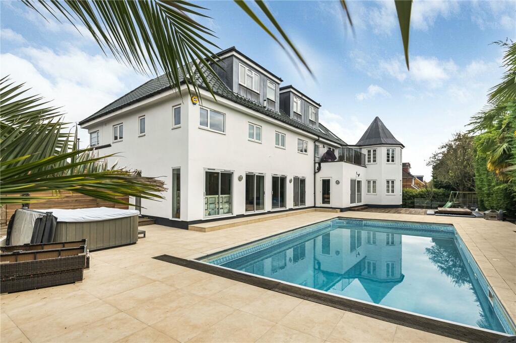 8 bedrooms House in London, United Kingdom No. 6583