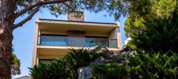 3 bedrooms Villa in Cascais, Portugal No. 237447 8