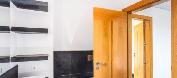 3 bedrooms Villa in Cascais, Portugal No. 237447 37