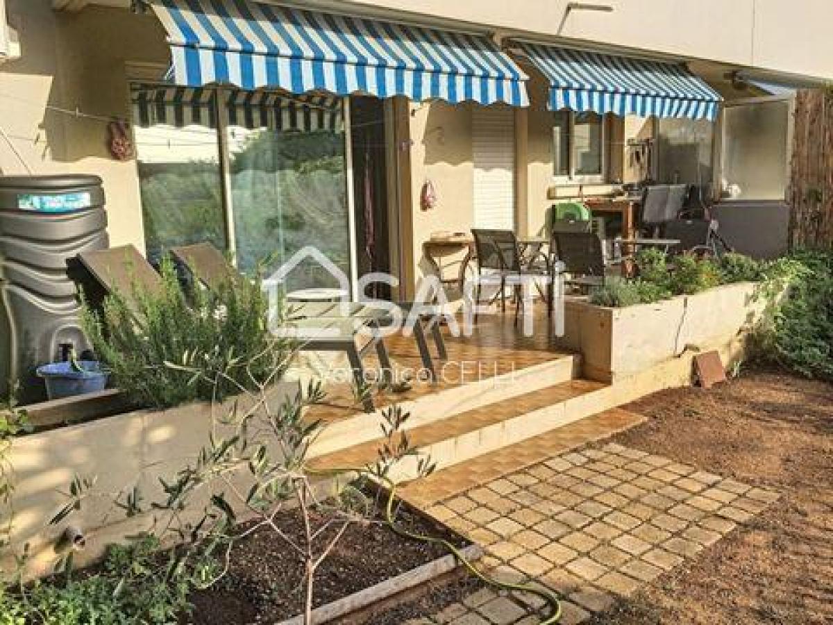 Studio in Toulon, France No. 5759