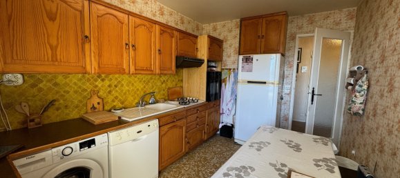 Apartamento de 3 dormitorios en Tinqueux, France No. 76279 8