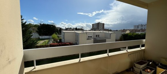 Apartamento de 3 dormitorios en Tinqueux, France No. 76279 3