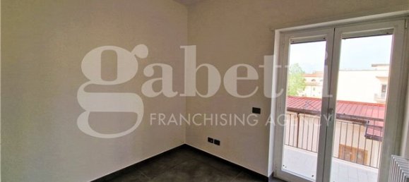 3 bedrooms Apartment in Isernia, Italy No. 29124 3