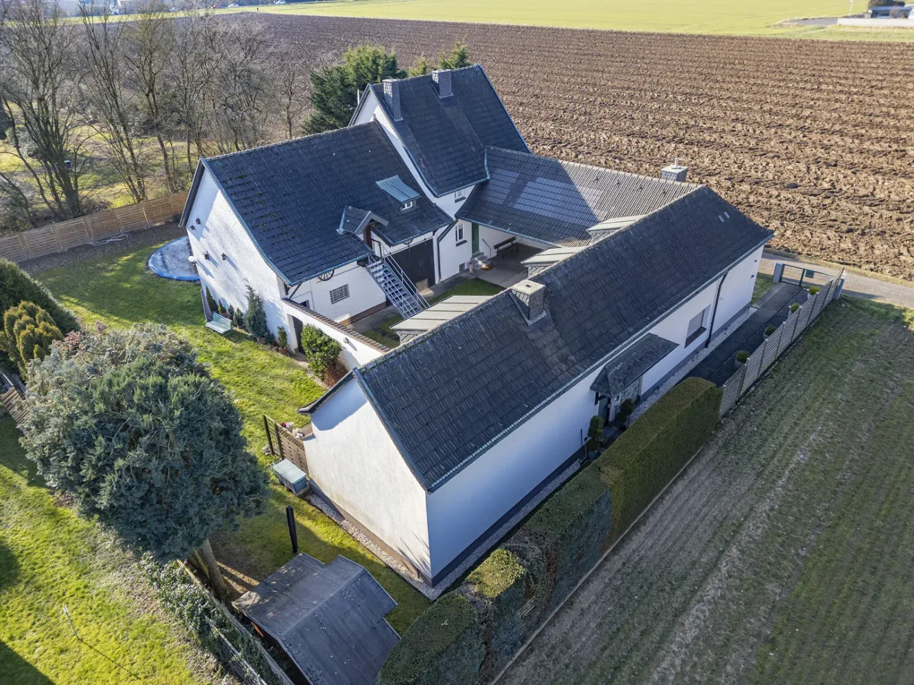 5 bedrooms Farm in Bonn, Germany No. 112259