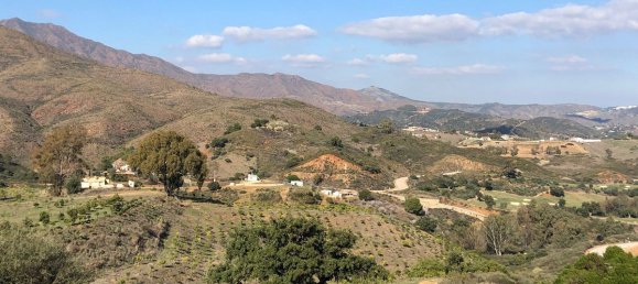 4 bedrooms Villa in Mijas, Spain No. 270308 3