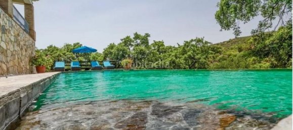 3 غرف نوم فيلا في Estepona, Spain رقم 52298 52