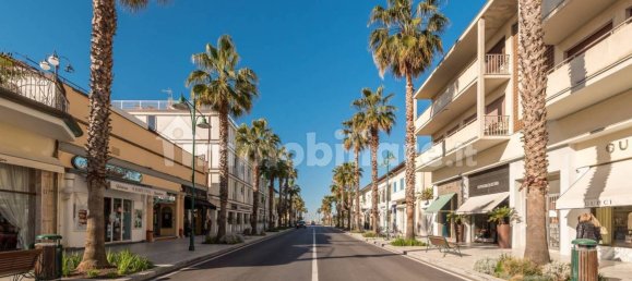 7 rooms Villa in Forte dei Marmi, Italy No. 194164 20