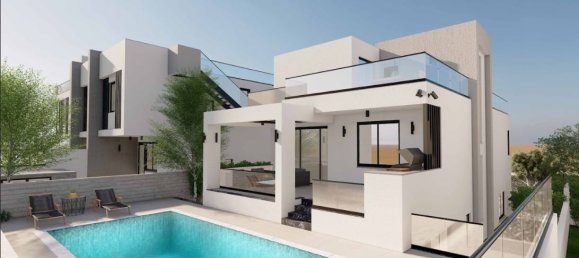 4 bedrooms House in Chloraka, Cyprus No. 9644 2
