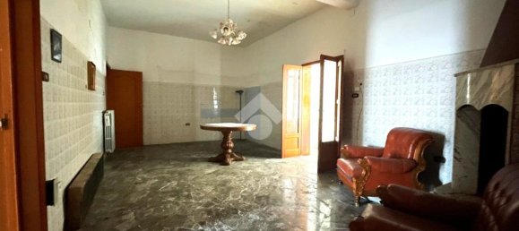 3 bedrooms House in Mesagne, Italy No. 52527 7