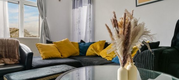 3 bedrooms Apartment in London, United Kingdom No. 9877 6