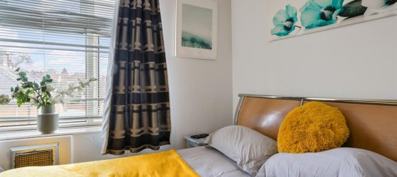 3 bedrooms Apartment in London, United Kingdom No. 9877 10