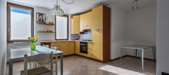 Квартира с 2 комнатами в Роветта, Италия № 155641 2