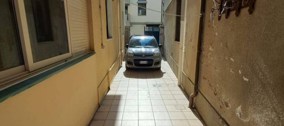 4 bedrooms House in Viareggio, Italy No. 16051 10