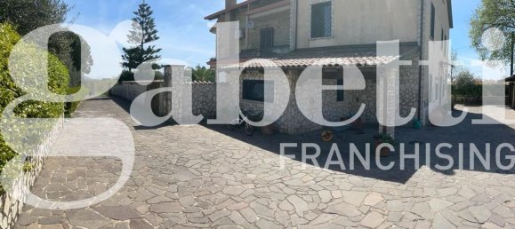 6 rooms Villa in Carinola, Italy No. 32865 5