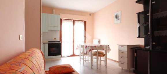 2 bedrooms Apartment in Martinsicuro, Italy No. 318063 4