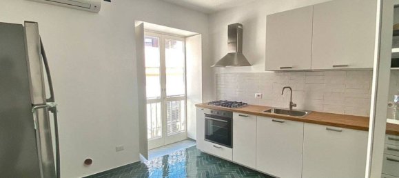 3 bedrooms Apartment in Palermo, Italy No. 68419 5
