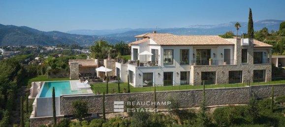 5 bedrooms Villa in Cannes, France No. 295453 2