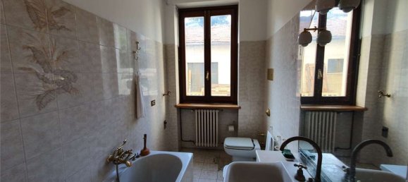 3-salle Appartement à Como, Italy No. 183073 9