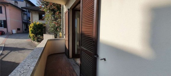 3-salle Appartement à Como, Italy No. 183073 32