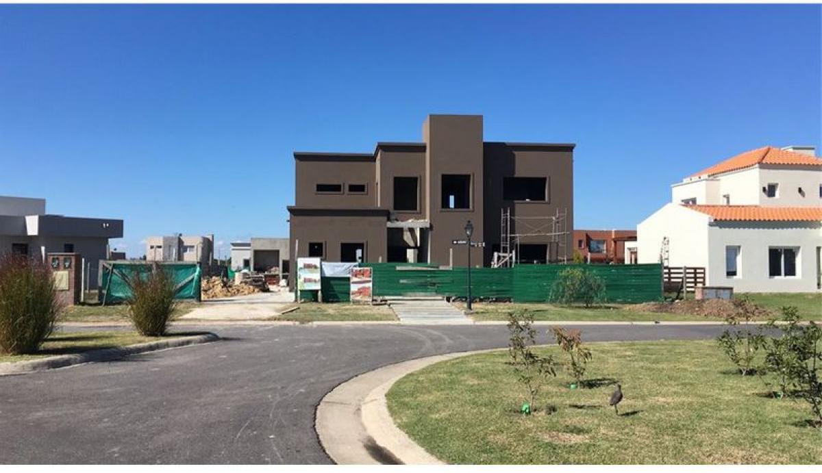 4 bedrooms House in Tigre, Argentina No. 74375