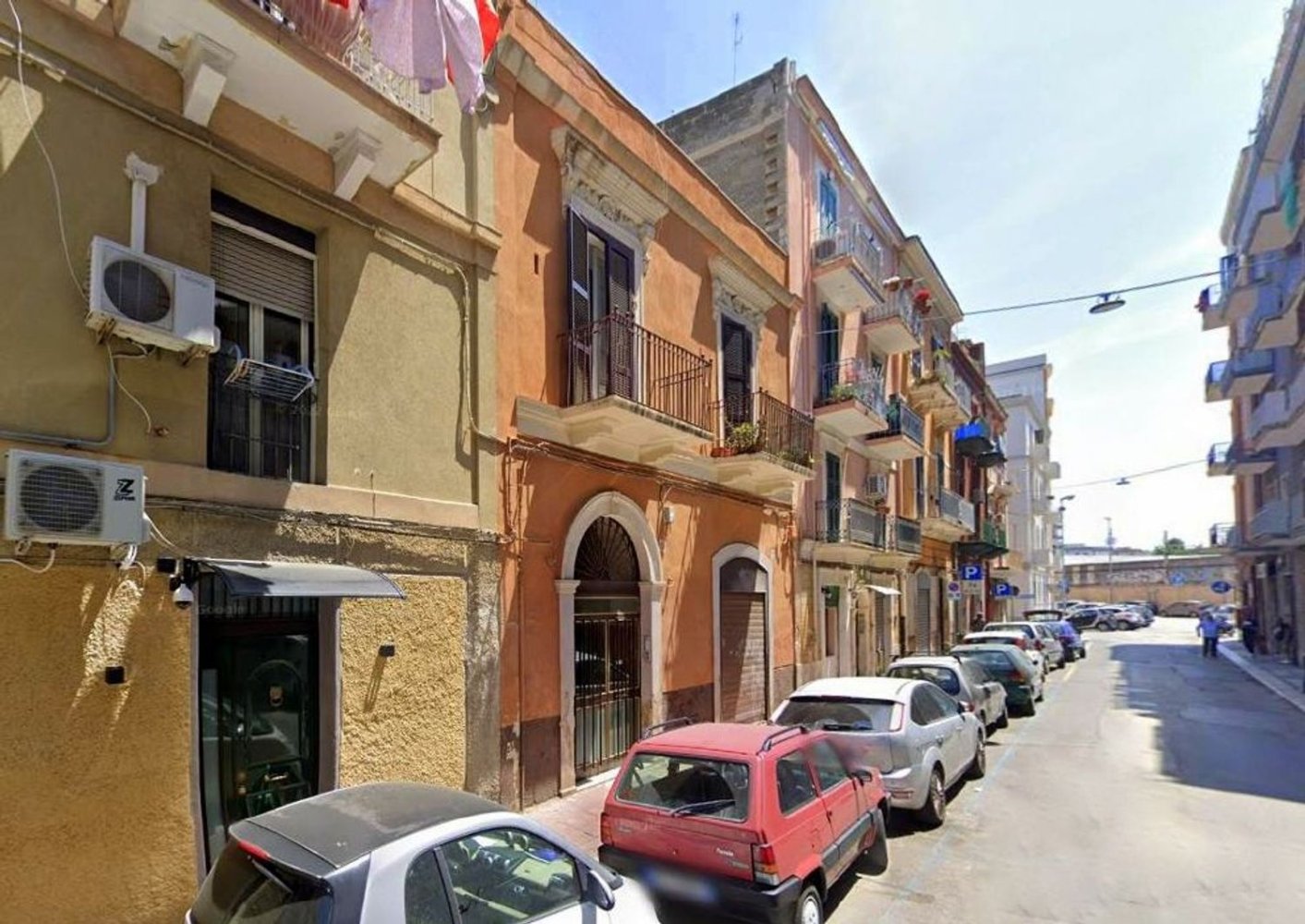 3 bedrooms Apartment in Bari, Italy No. 391142